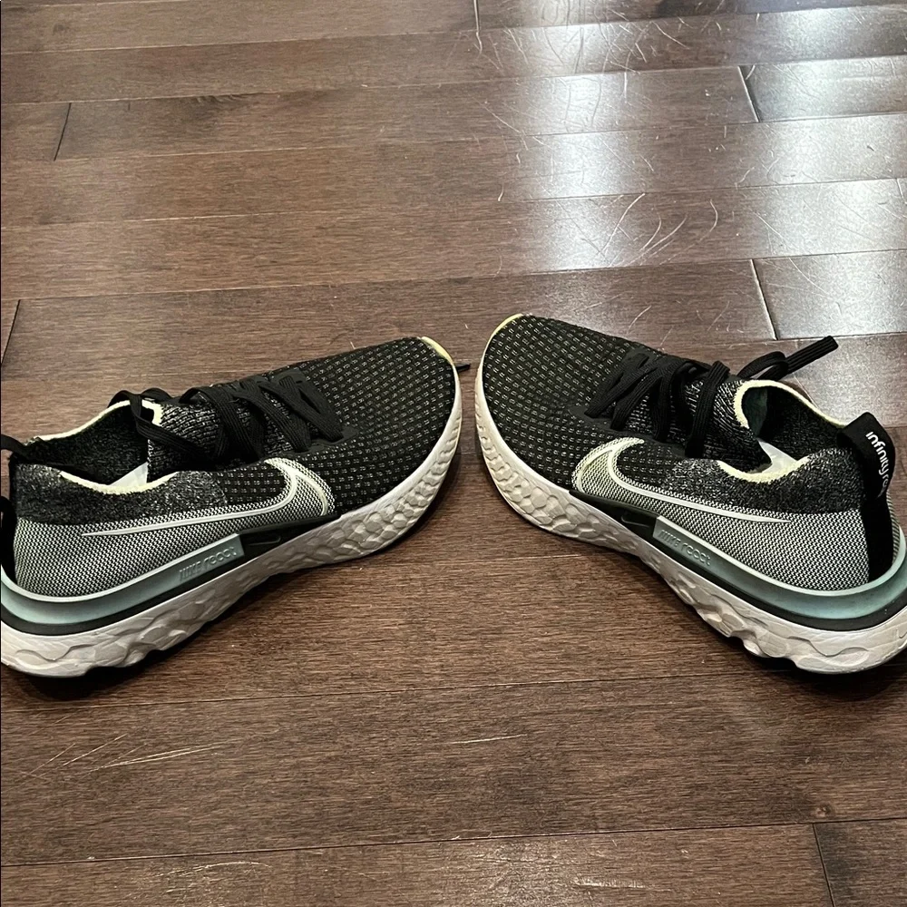 Nike infinity react flyknit sneakers - Picture 3 of 5